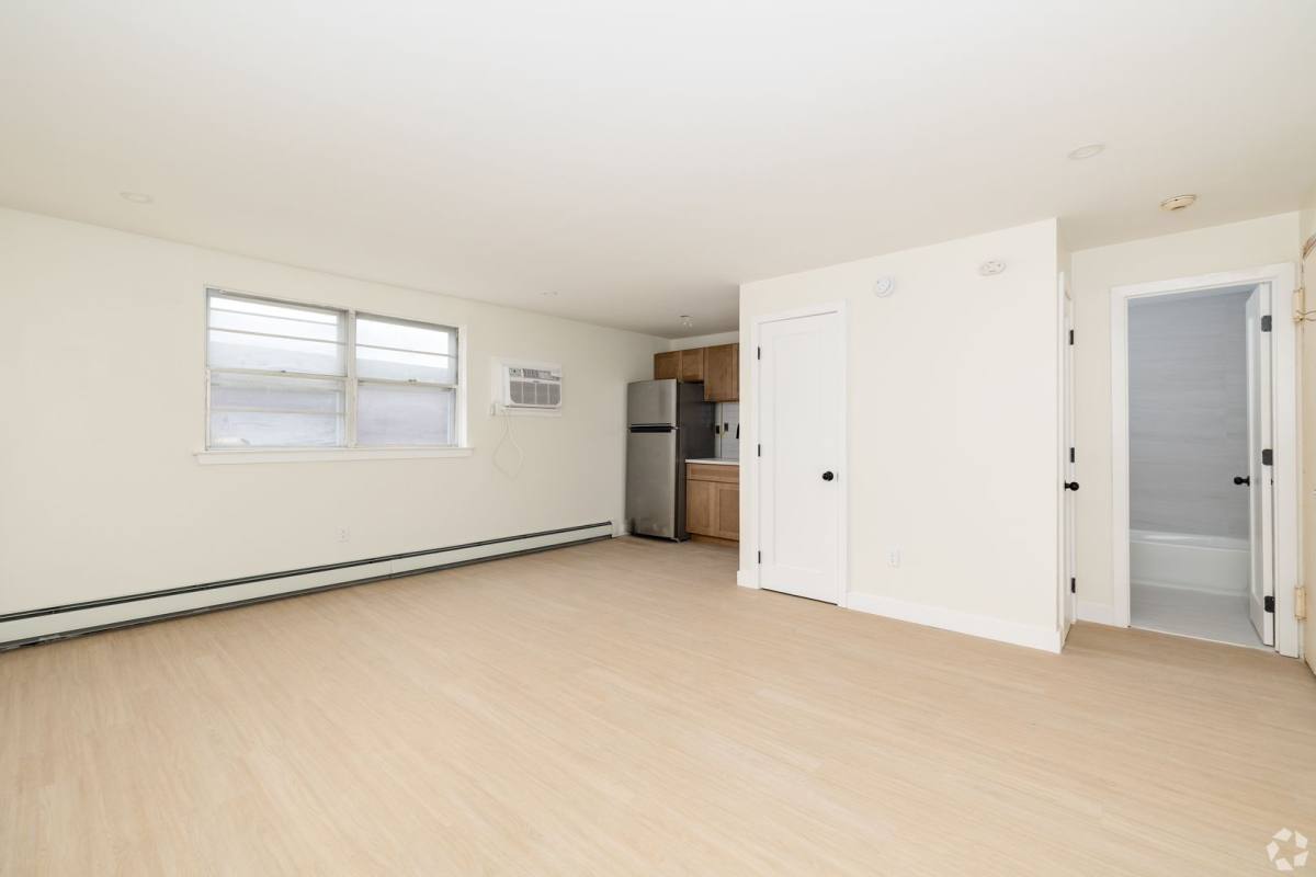 Apartment for rent at 921 Tyson Ave, Philadelphia, PA 19111