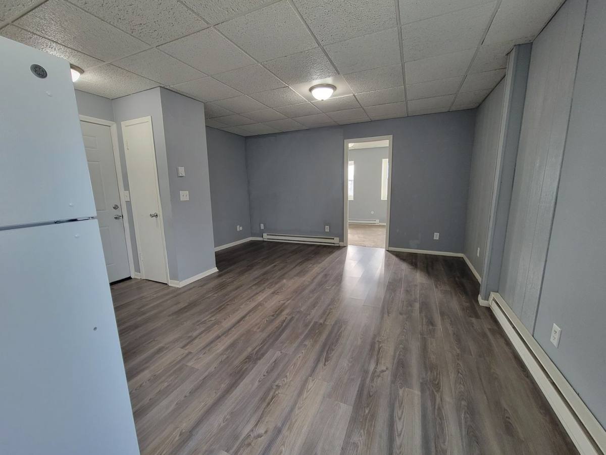 Apartment for rent at 804 W 7th St, Davenport, IA 52802