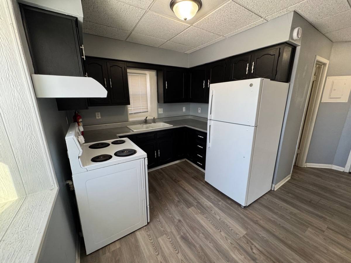 Apartment for rent at 804 W 7th St, Davenport, IA 52802