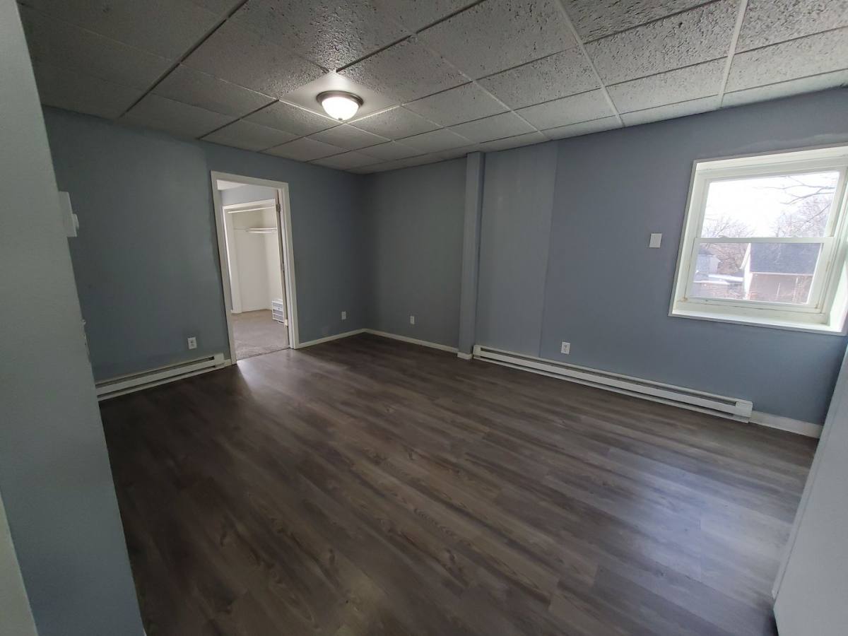 Apartment for rent at 804 W 7th St, Davenport, IA 52802