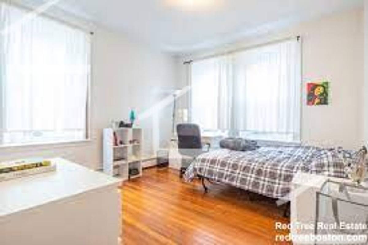 Apartment for rent at 100 Pleasant St #2B, Brookline, MA 02446