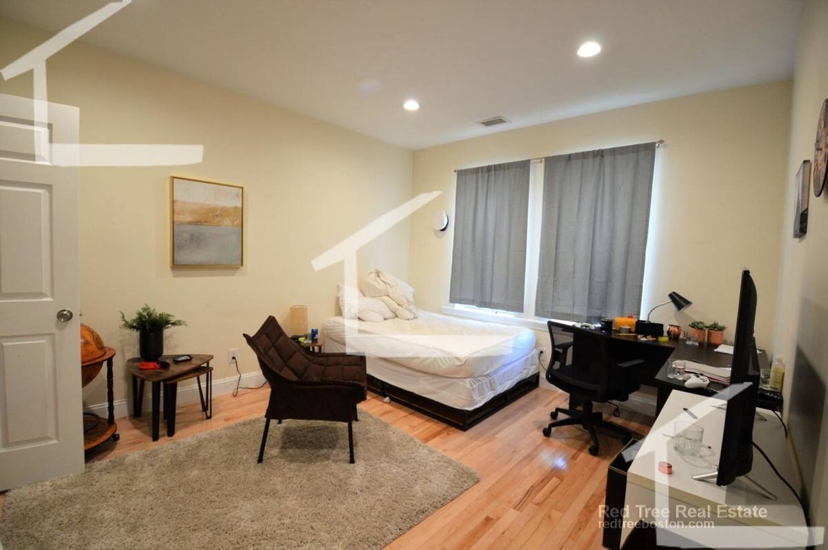 Apartment for rent at 100 Pleasant St #2B, Brookline, MA 02446