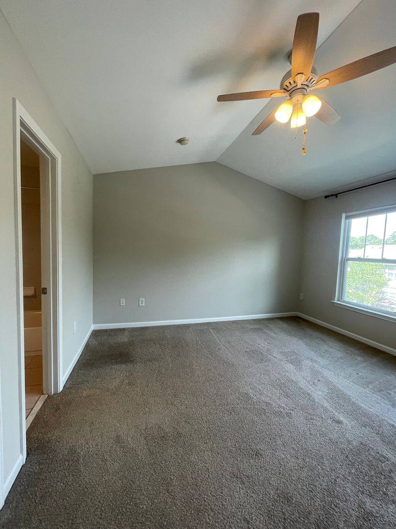 Apartment for rent at 3914 Cherokee Woods Way, Knoxville, TN 37920