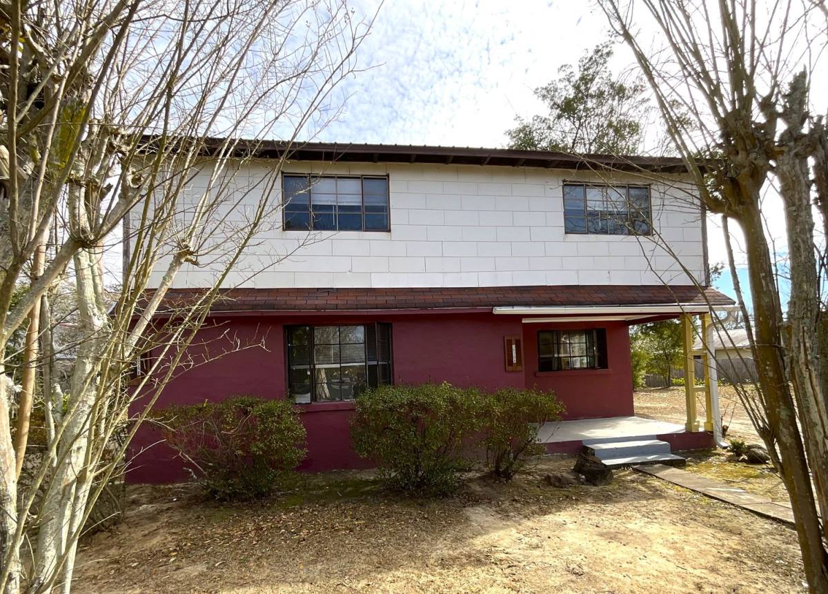 Apartment for rent at 3020 B 5th St, Marianna, FL 32446