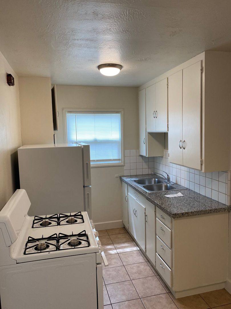 Apartment for rent at 1143-1159 Oakdale, Chico, CA 95926