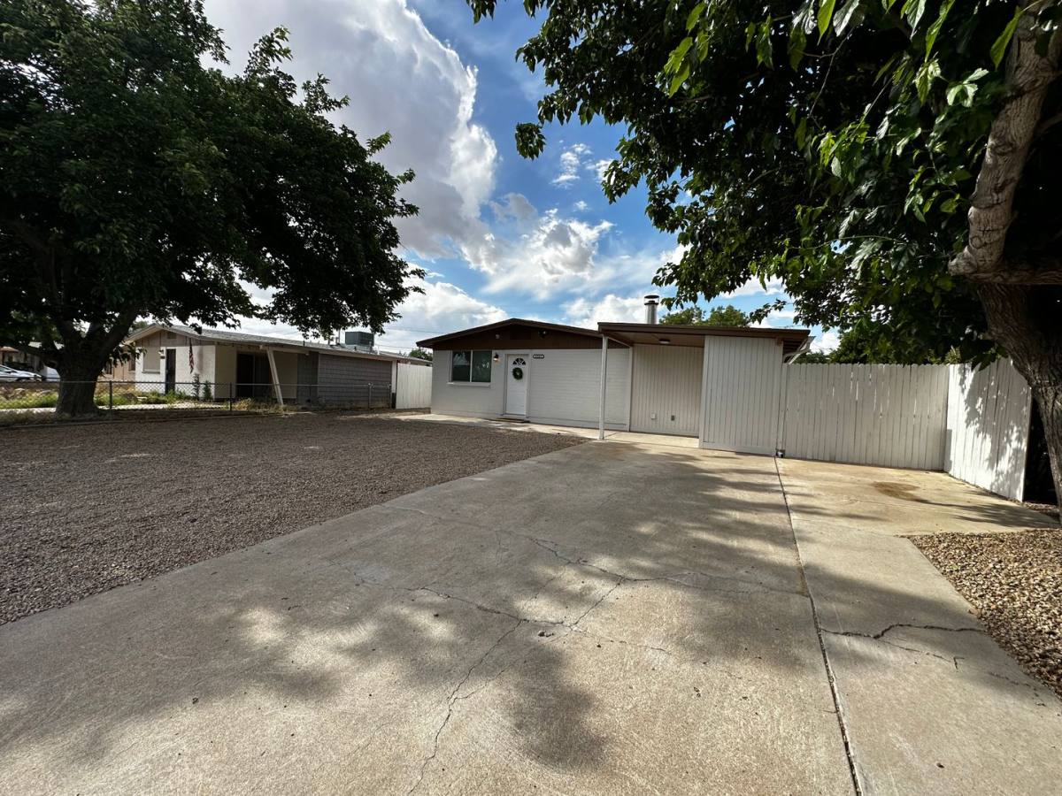 1947 Hope Ave, Kingman, AZ 86401 - House for Rent - Image 2