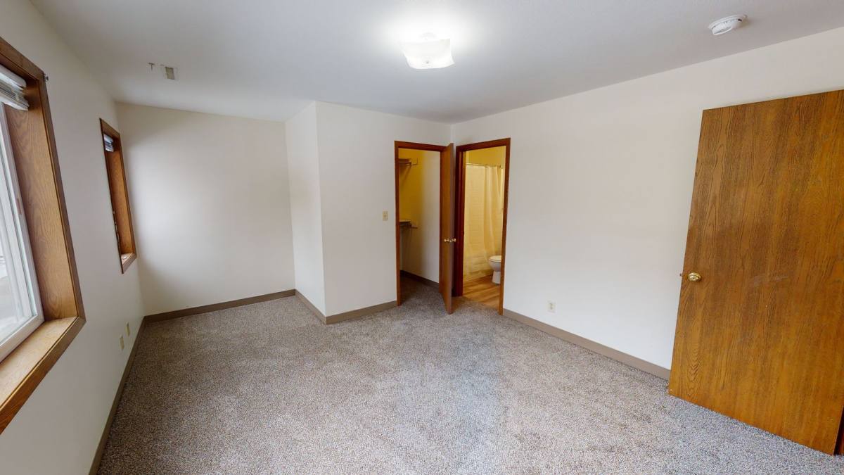 Apartment for rent at 908 Douglas Ave, Ames, IA 50010