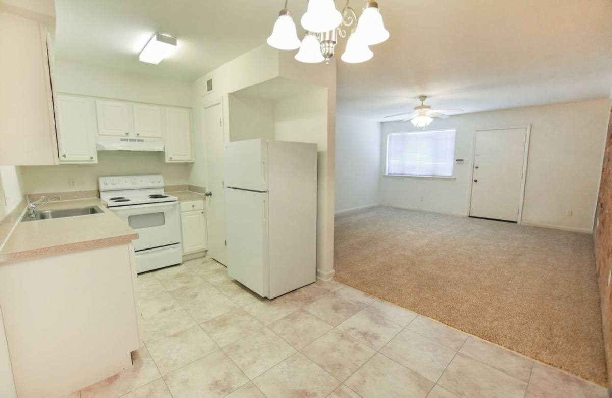 Apartment for rent at 1040 Focis St, Metairie, LA 70005