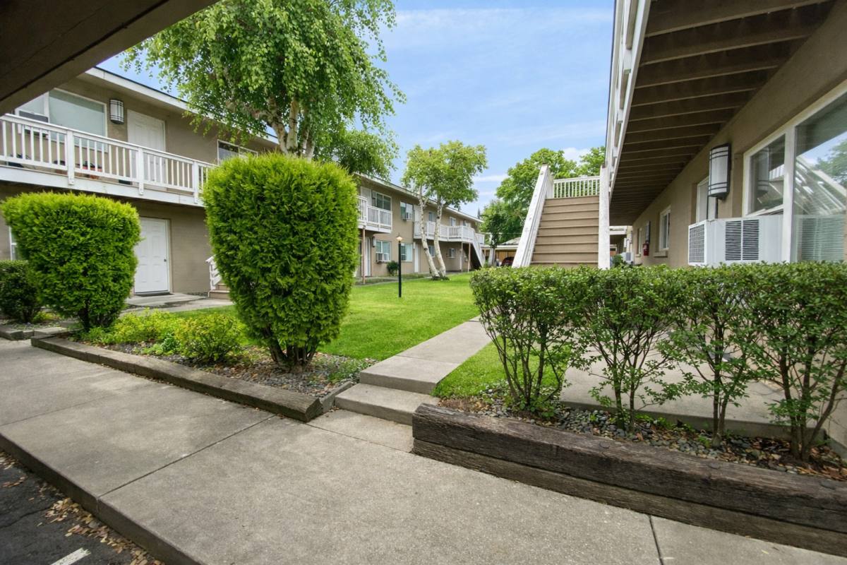 Apartment for rent at 4004 W Walnut St, Yakima, WA 98908