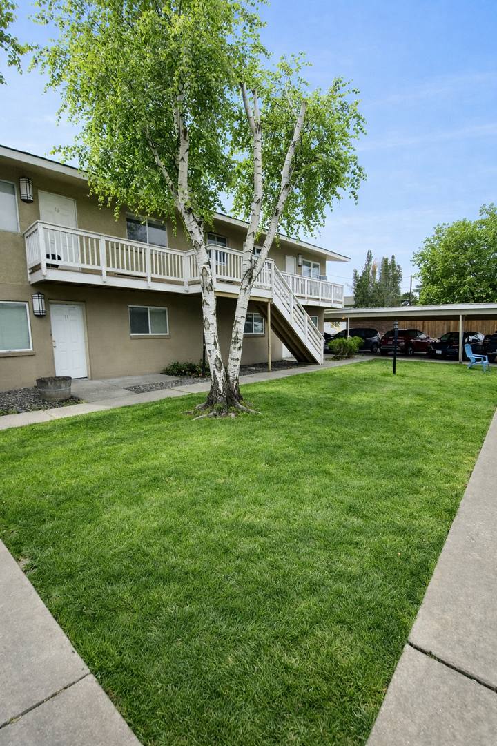 Apartment for rent at 4004 W Walnut St, Yakima, WA 98908