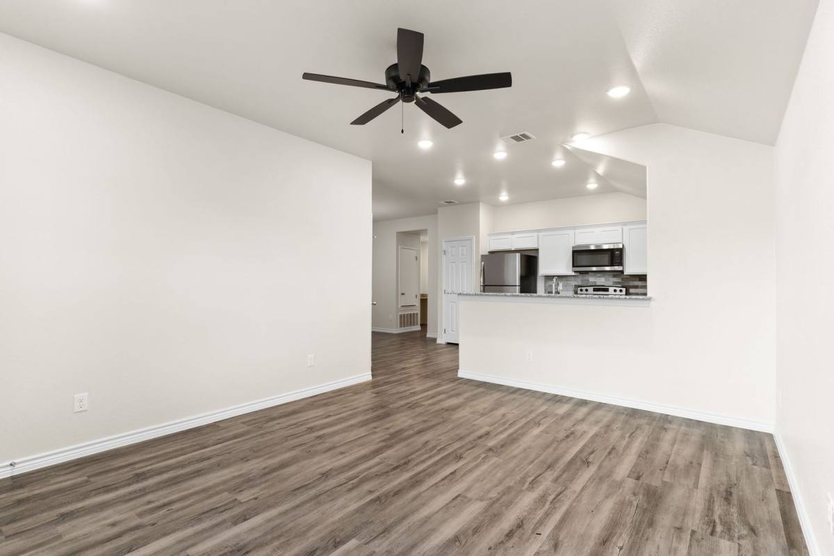 Apartment for rent at 305 Lost Trail, Copperas Cove, TX 76522
