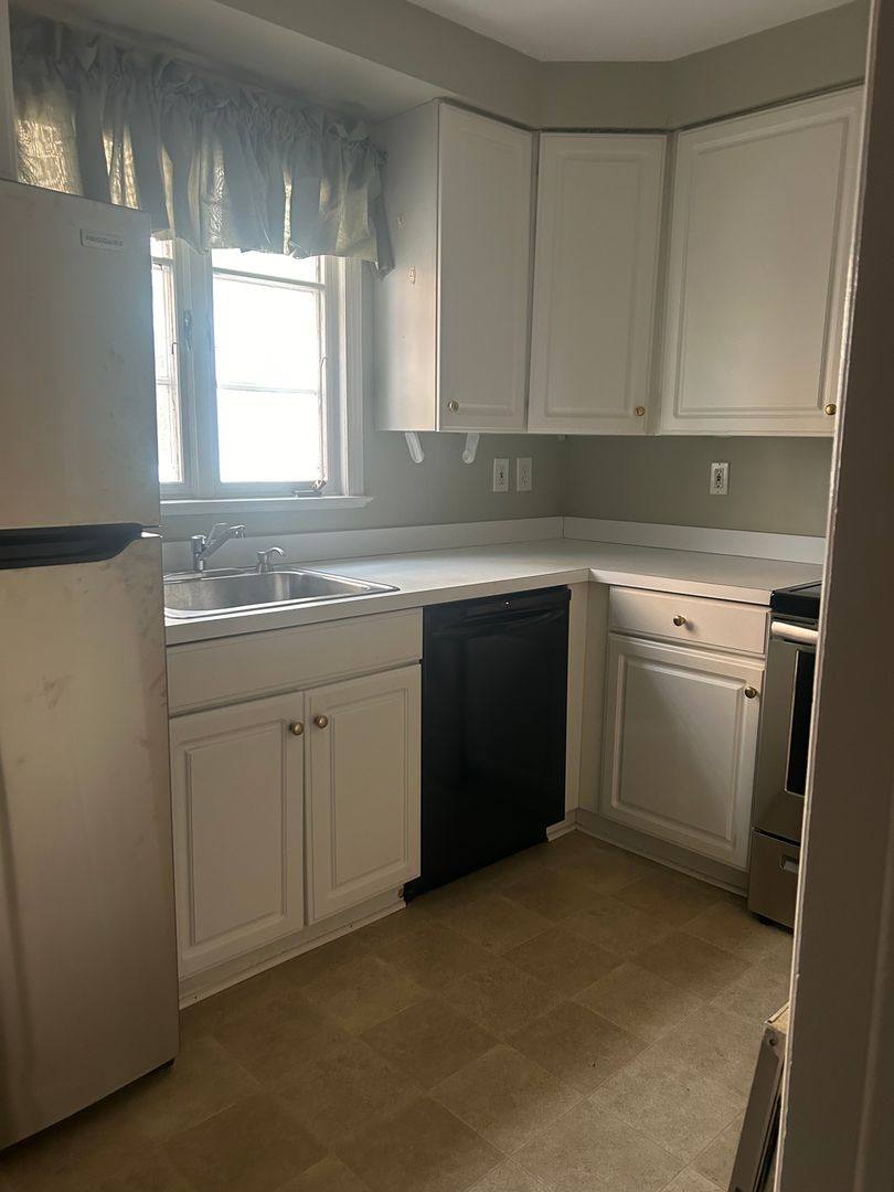 Apartment for rent at 771-773 Henrietta, Birmingham, MI 48009