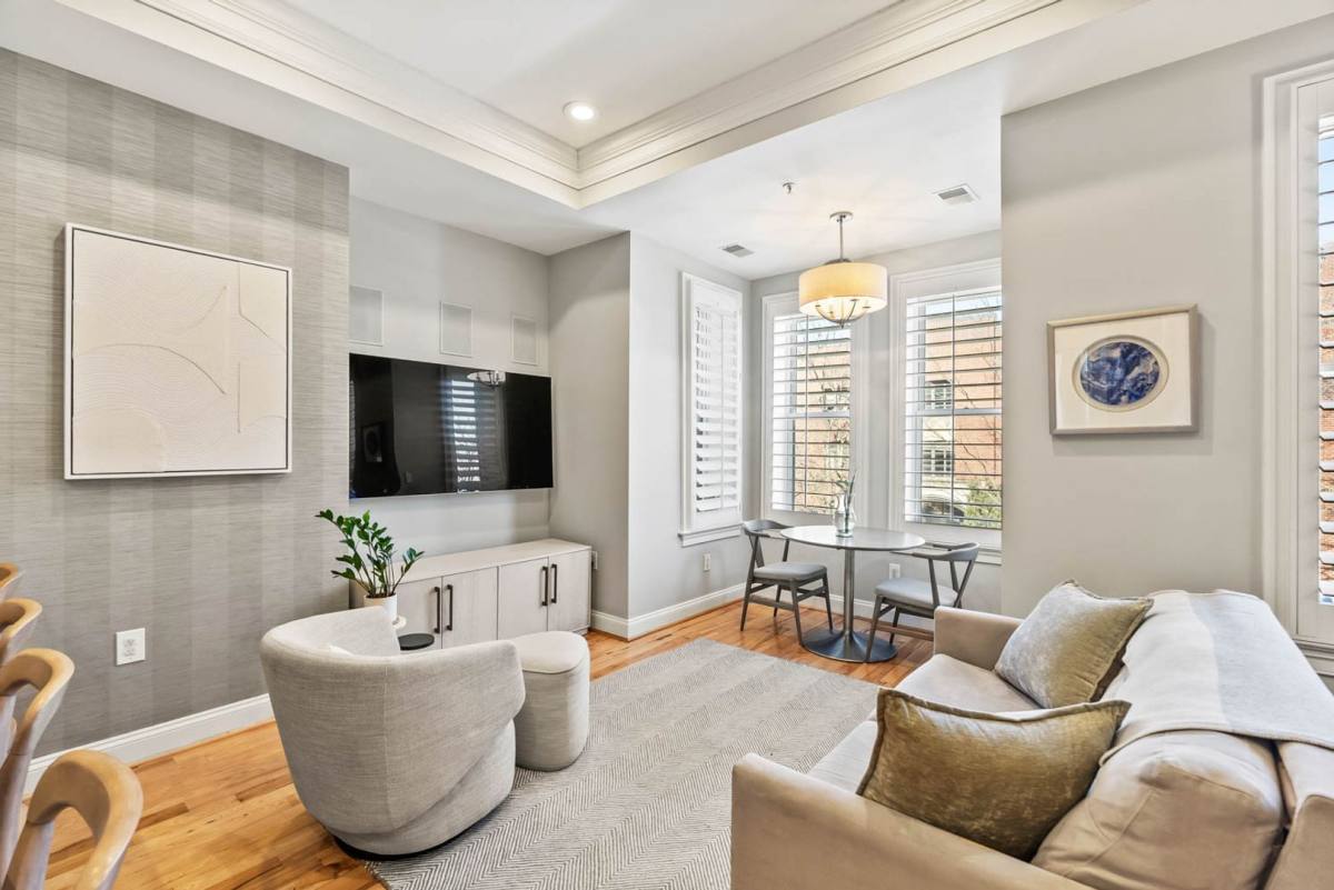 Apartment for rent at 1224 R St NW, Washington, DC 20009