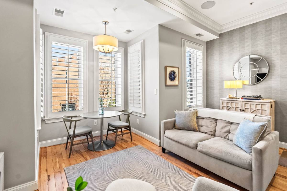 Apartment for rent at 1224 R St NW, Washington, DC 20009