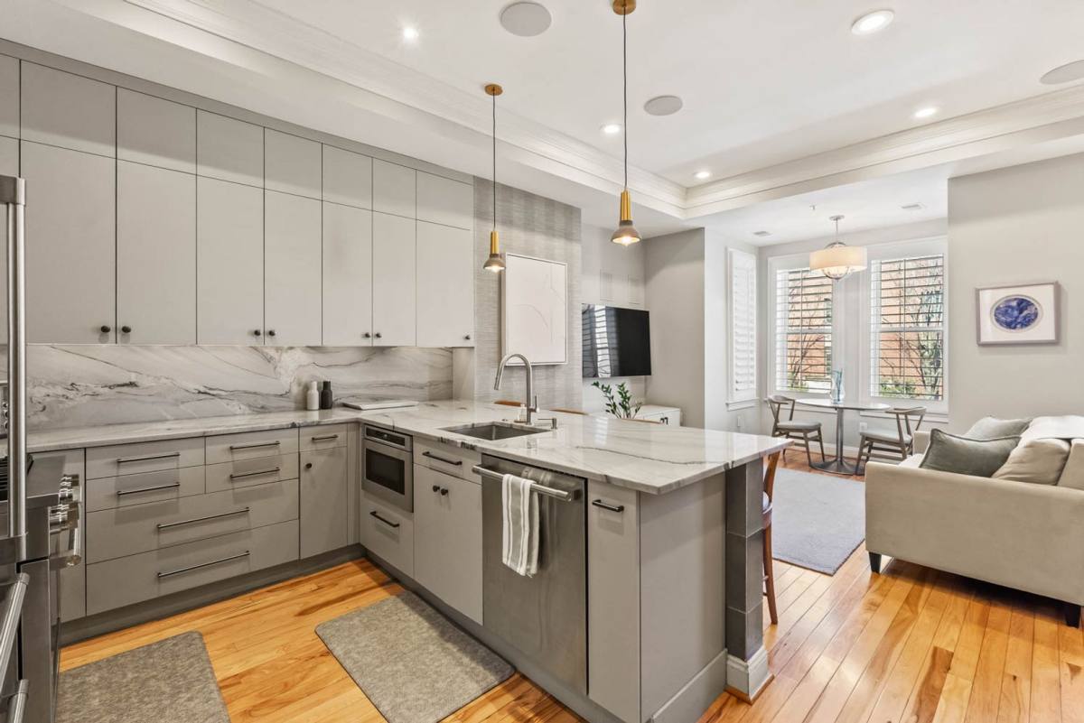 Apartment for rent at 1224 R St NW, Washington, DC 20009