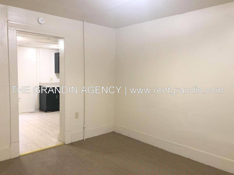House for rent at 922 12th St SE #A, Roanoke, VA 24013