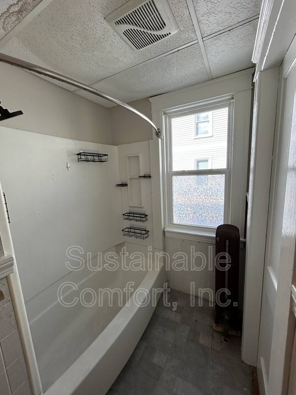 Apartment for rent at 44 Fairfax Rd #2, Worcester, MA 01610