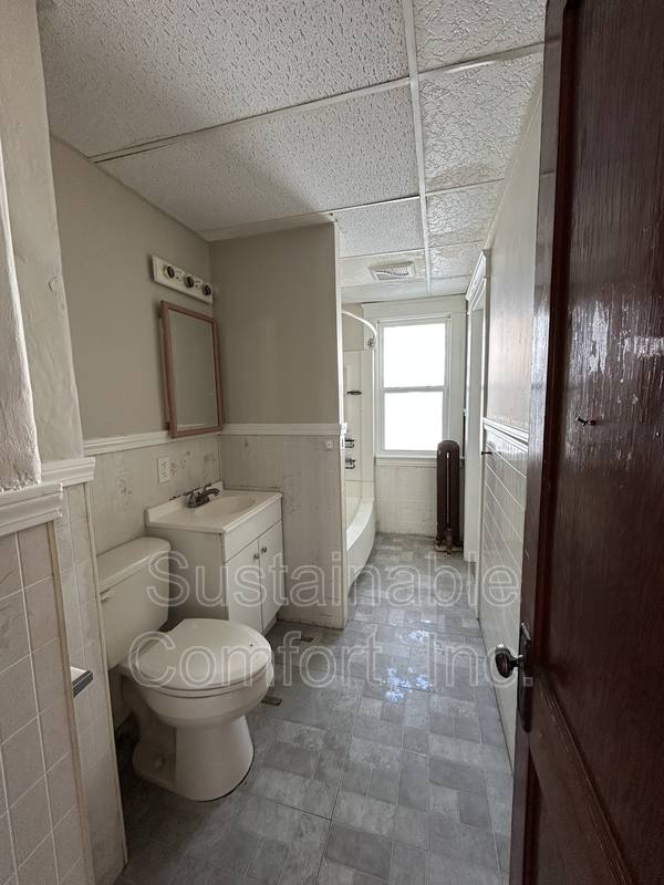 Apartment for rent at 44 Fairfax Rd #2, Worcester, MA 01610