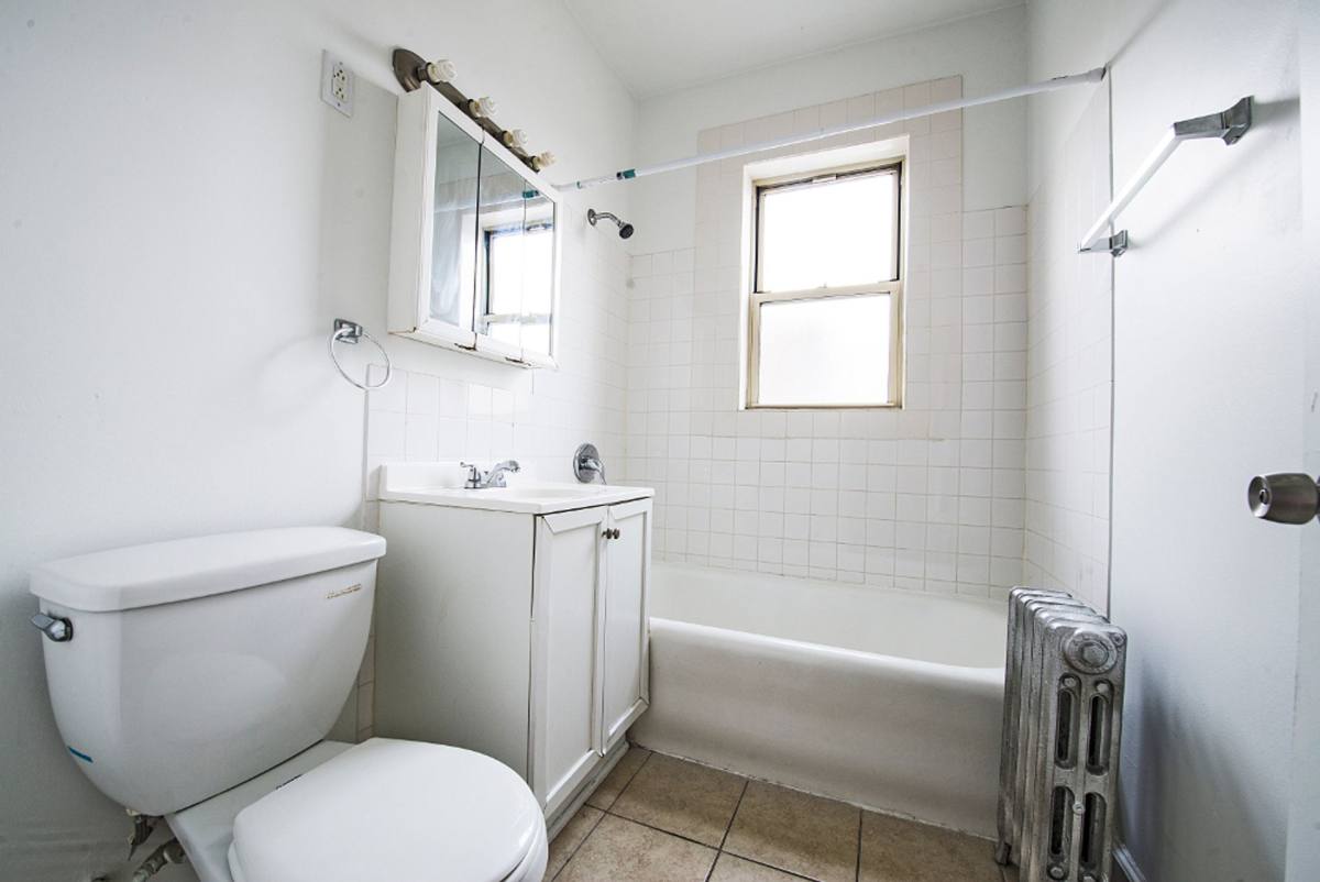 Apartment for rent at 8051 S Ingleside Ave, Chicago, IL 60619