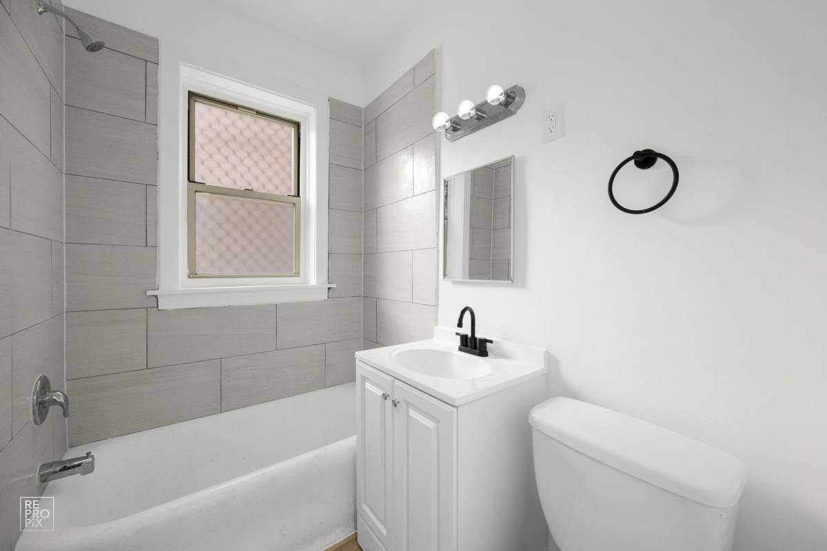 Apartment for rent at 8051 S Ingleside Ave, Chicago, IL 60619