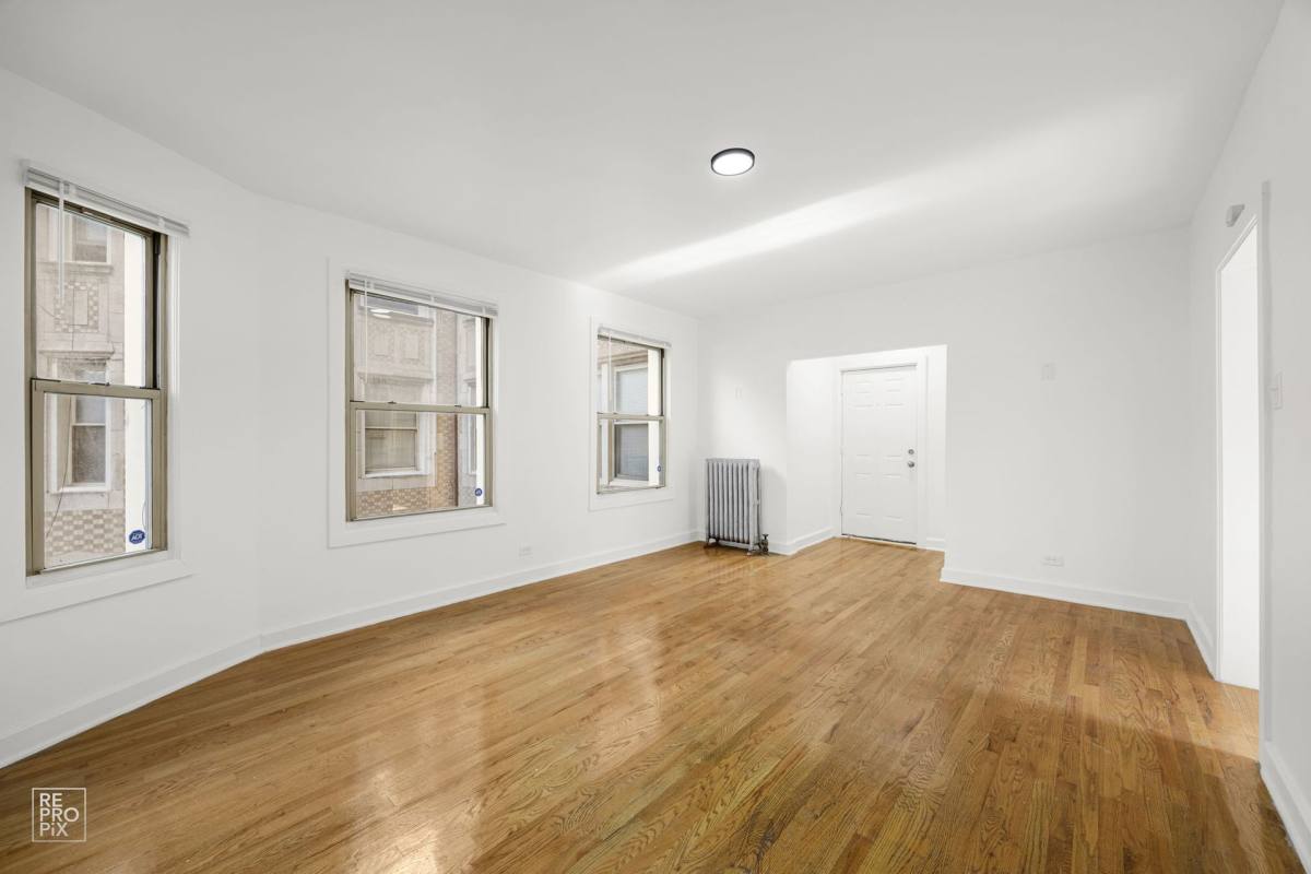 Apartment for rent at 8051 S Ingleside Ave, Chicago, IL 60619