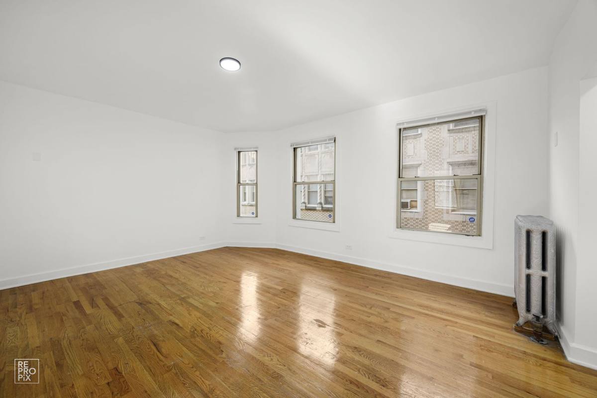 Apartment for rent at 8051 S Ingleside Ave, Chicago, IL 60619