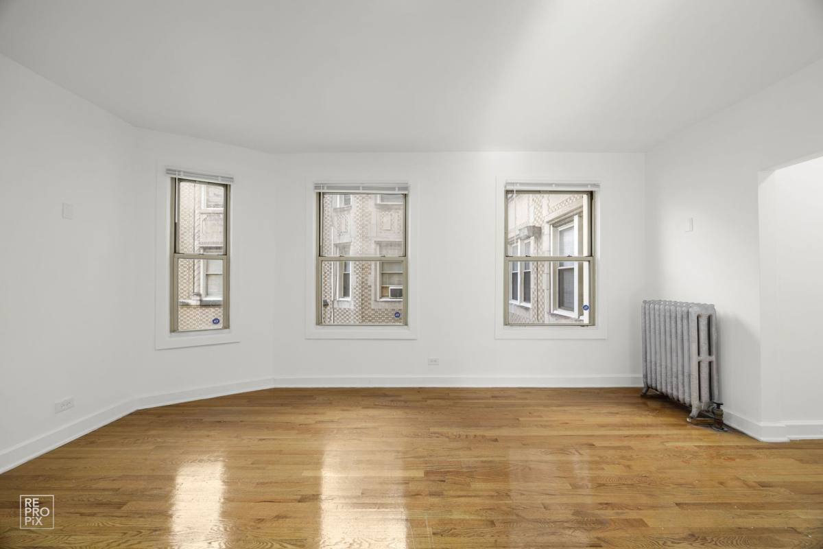 Apartment for rent at 8051 S Ingleside Ave, Chicago, IL 60619