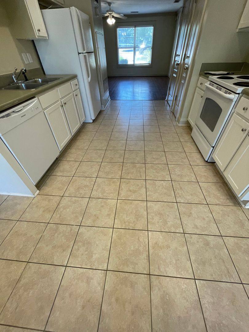 Apartment for rent at 3831 Cherokee Woods Way, Knoxville, TN 37920