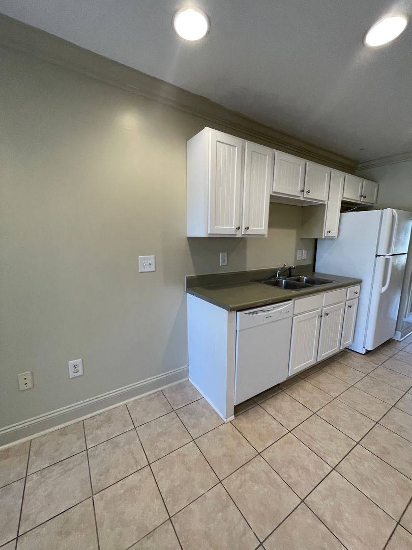 Apartment for rent at 3831 Cherokee Woods Way, Knoxville, TN 37920