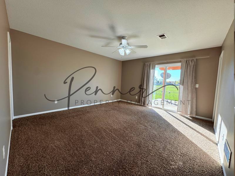 House for rent at 1015 NW Willow Dr, Grain Valley, MO 64029
