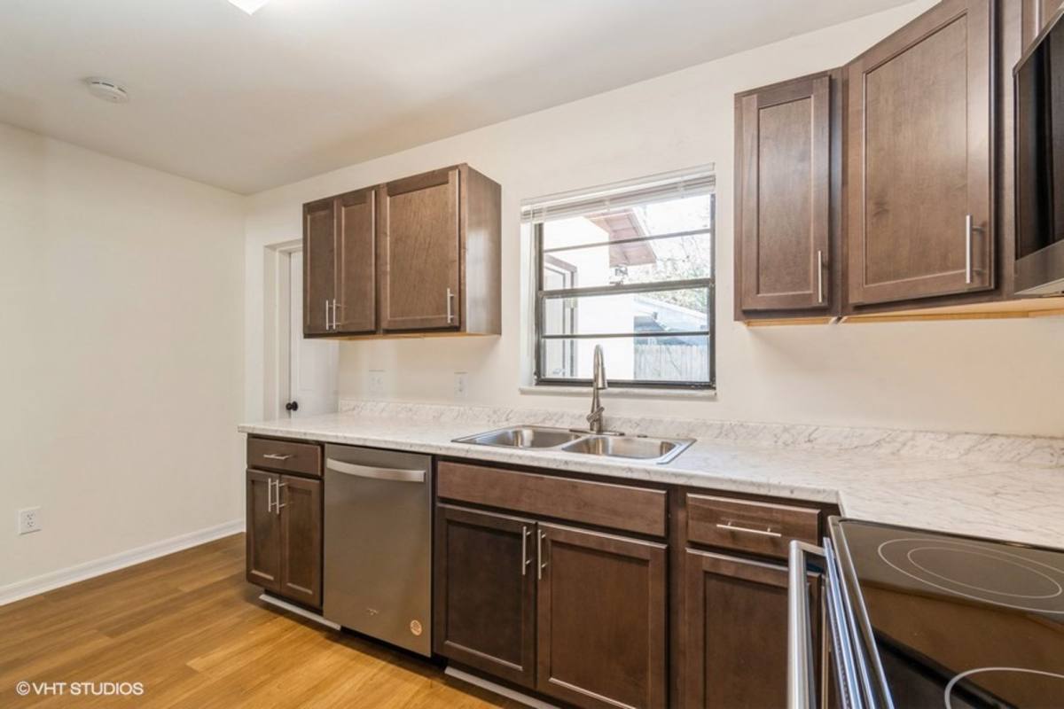 Apartment for rent at 2520-2522 NW 4th Terrace, Gainesville, FL 32609