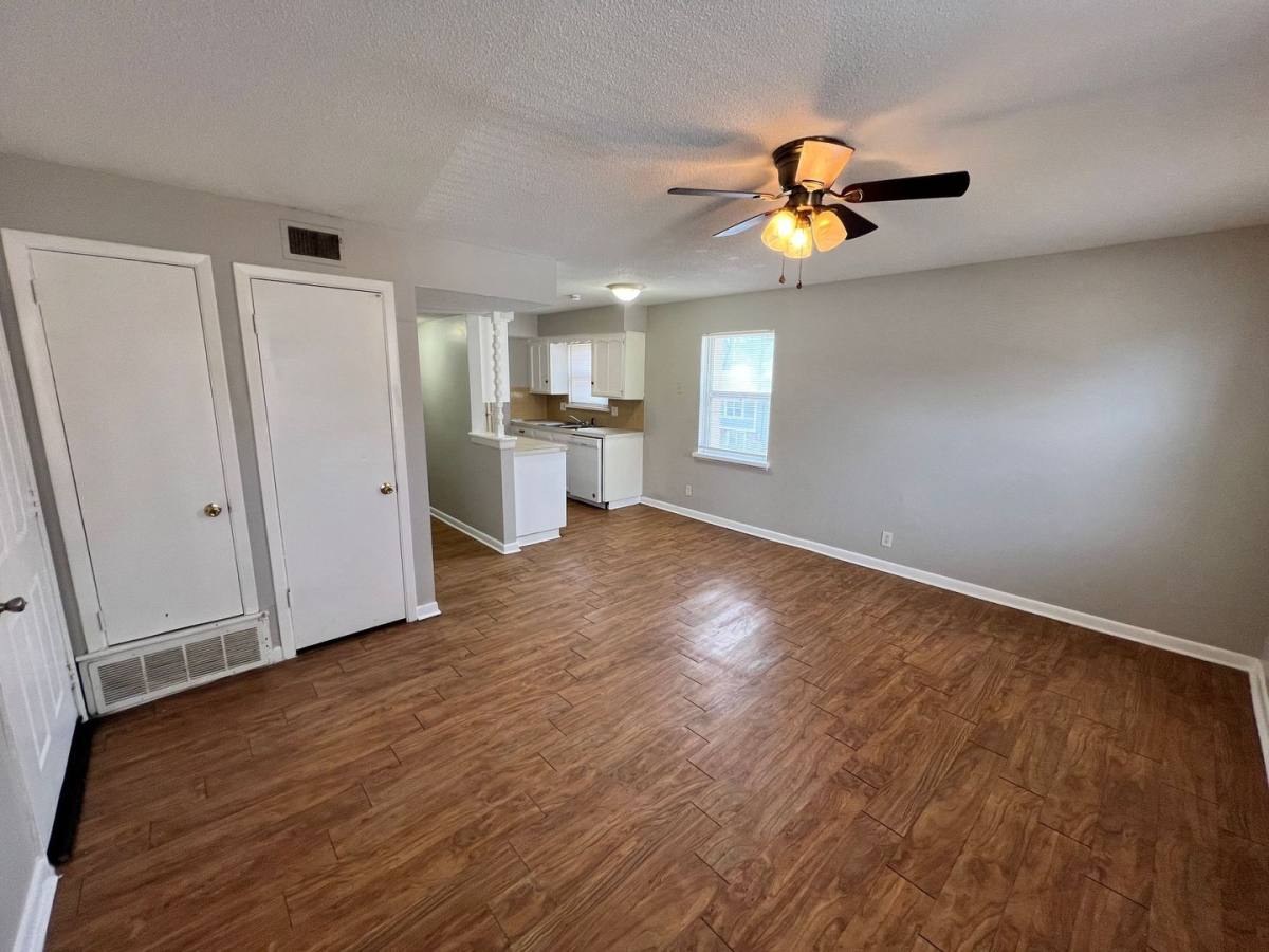 Apartment for rent at 9201 E 53rd Terrace #2W, Kansas City, MO 64133