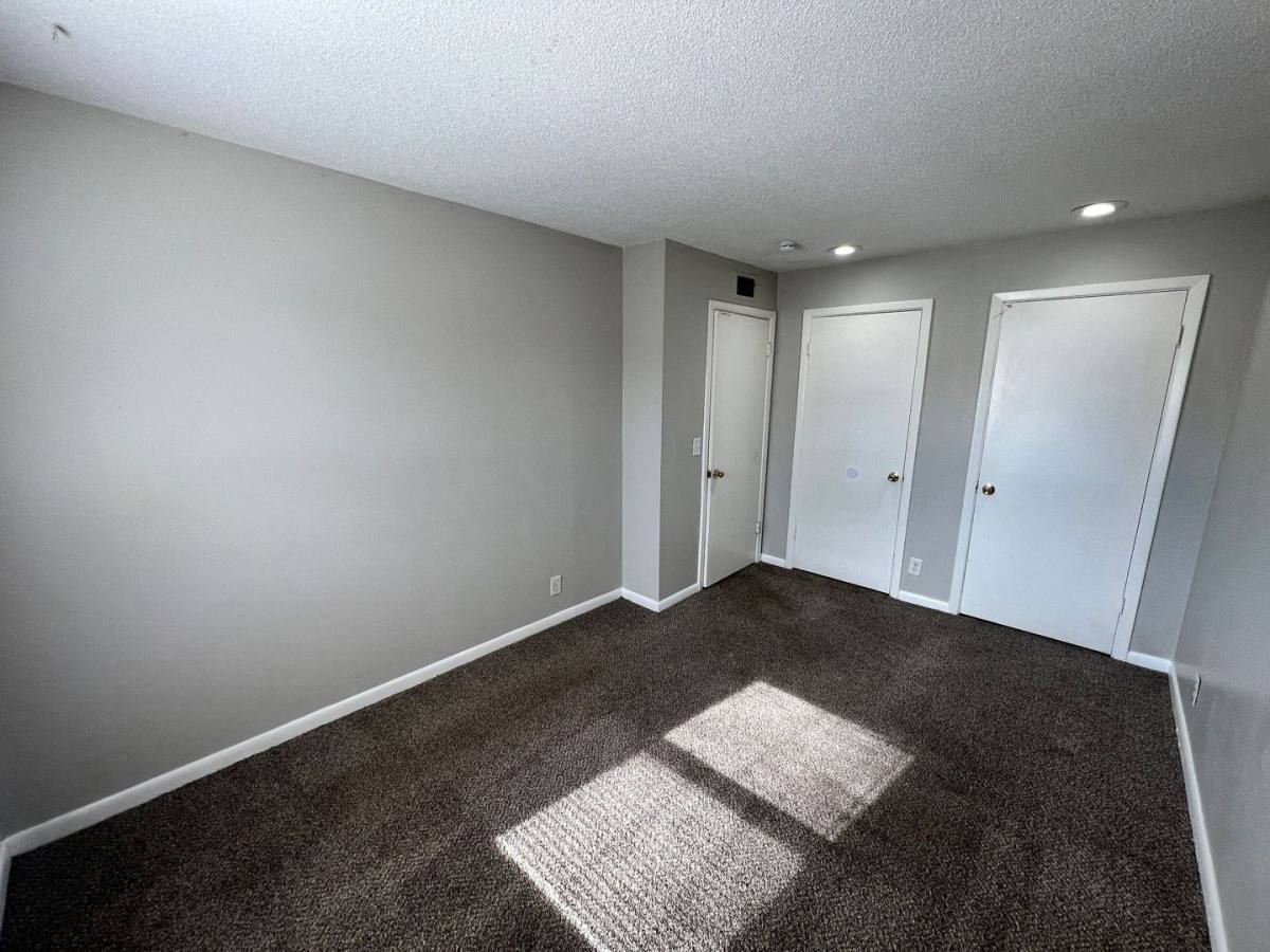 Apartment for rent at 9201 E 53rd Terrace #2W, Kansas City, MO 64133