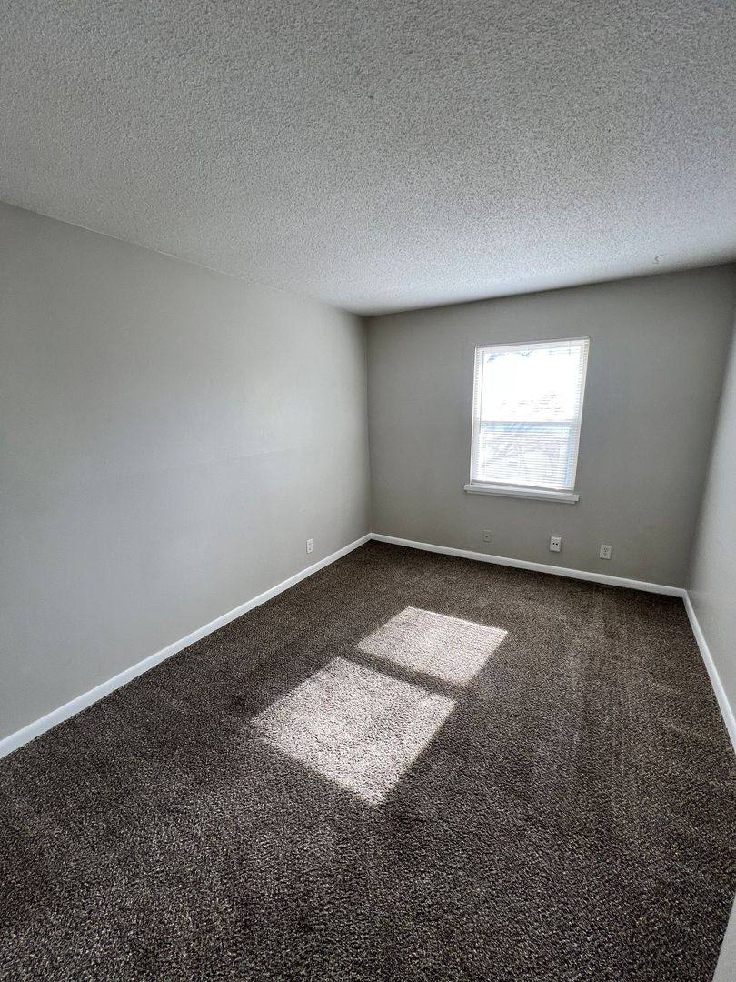 Apartment for rent at 9201 E 53rd Terrace #2W, Kansas City, MO 64133