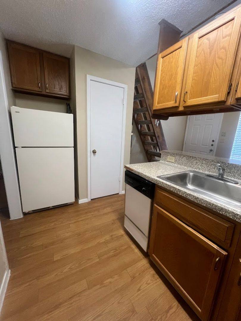 Apartment for rent at 2210 Pearl St, Austin, TX 78705