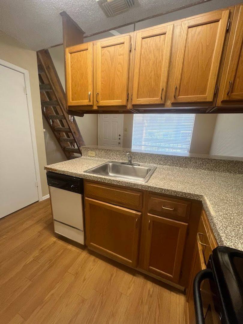 Apartment for rent at 2210 Pearl St, Austin, TX 78705