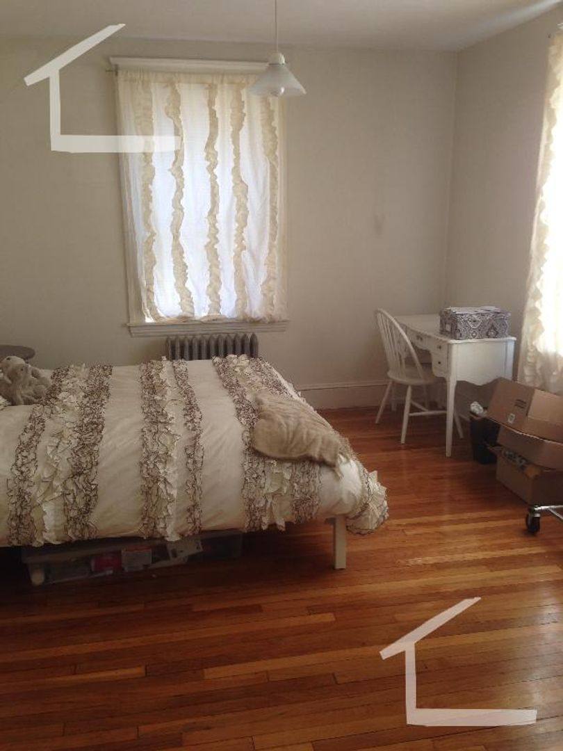 Apartment for rent at 237 Freeman St #6, Brookline, MA 02446