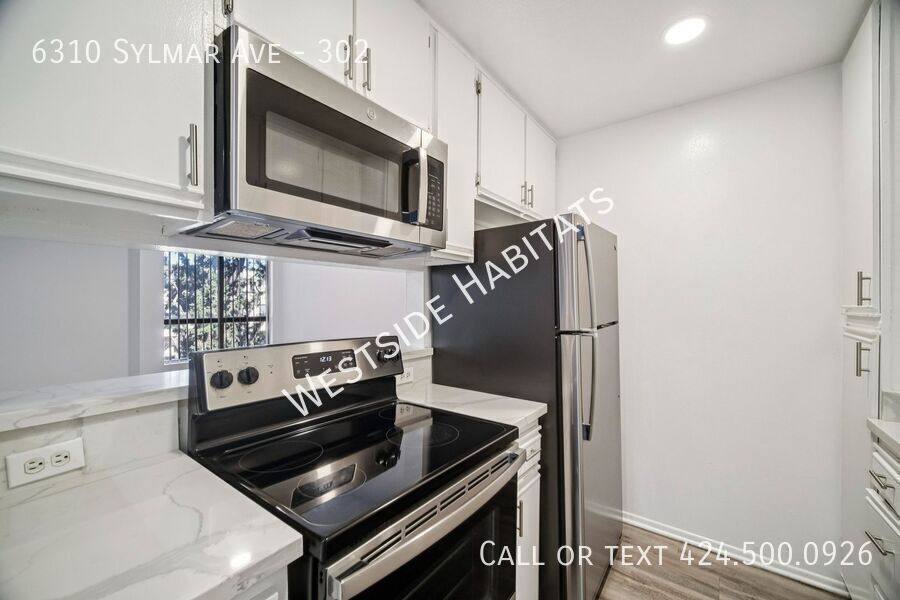 Apartment for rent at 6310 Sylmar Ave #302, Van Nuys, CA 91401