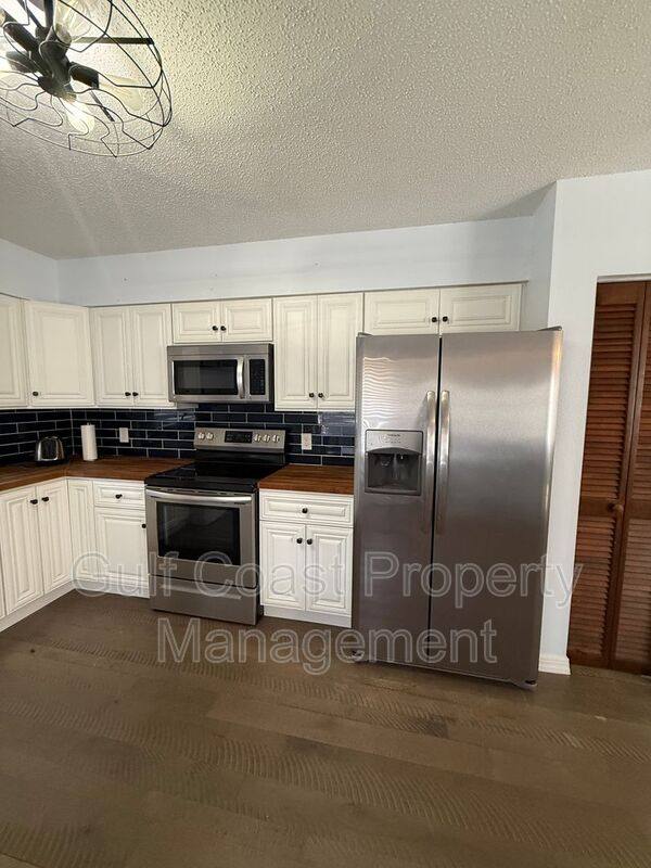 Apartment for rent at 40 1st Ave #BOTTOM, Englewood, FL 34223