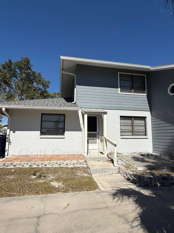 Apartment for rent at 40 1st Ave #BOTTOM, Englewood, FL 34223