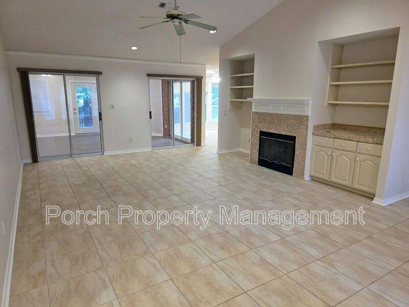 House for rent at 303 Shoreline Dr, Gulf Breeze, FL 32561