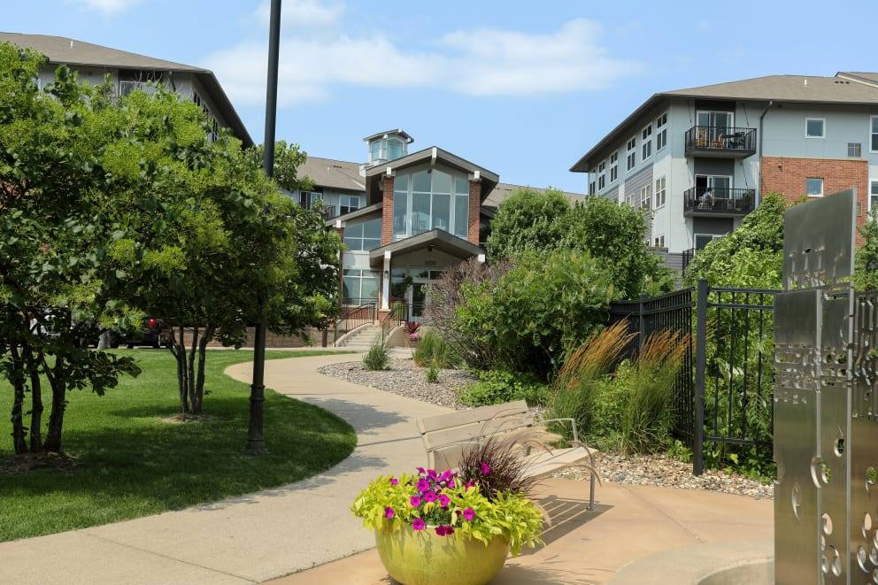 Townhouse for rent at 5690 W 36th St, Minneapolis, MN 55416