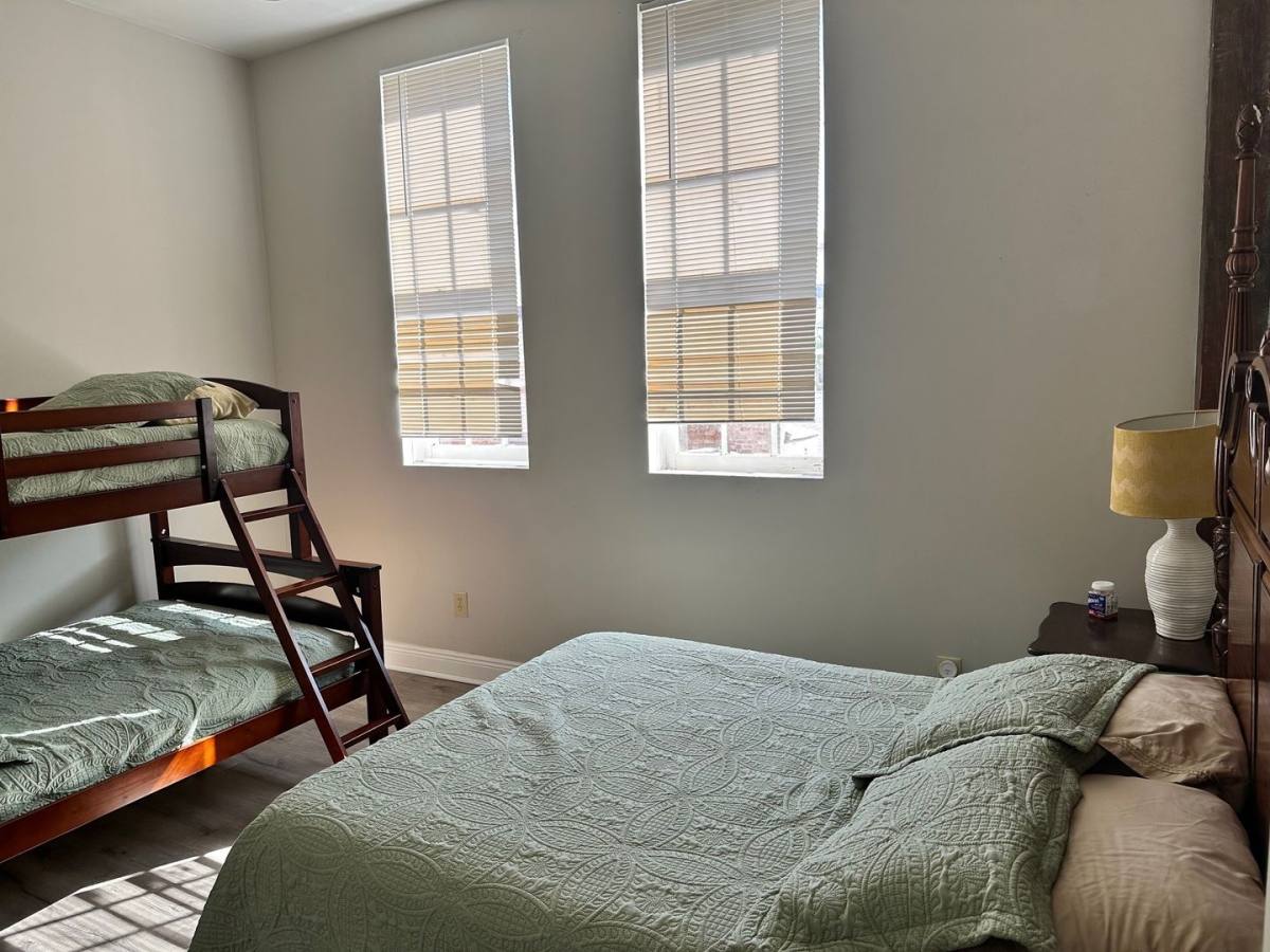 Apartment for rent at 1025 Bienville St, New Orleans, LA 70112