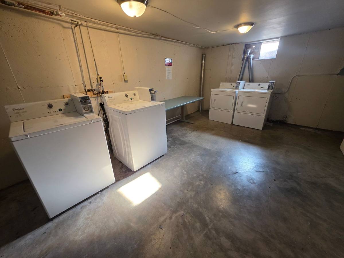 Apartment for rent at 11327 Gravois Rd, Saint Louis, MO 63126