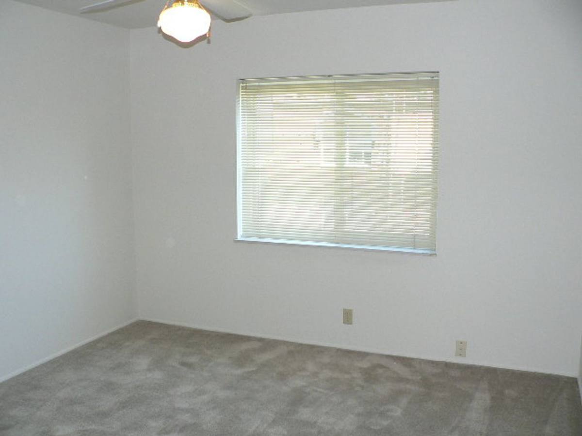 Apartment for rent at 11327 Gravois Rd, Saint Louis, MO 63126
