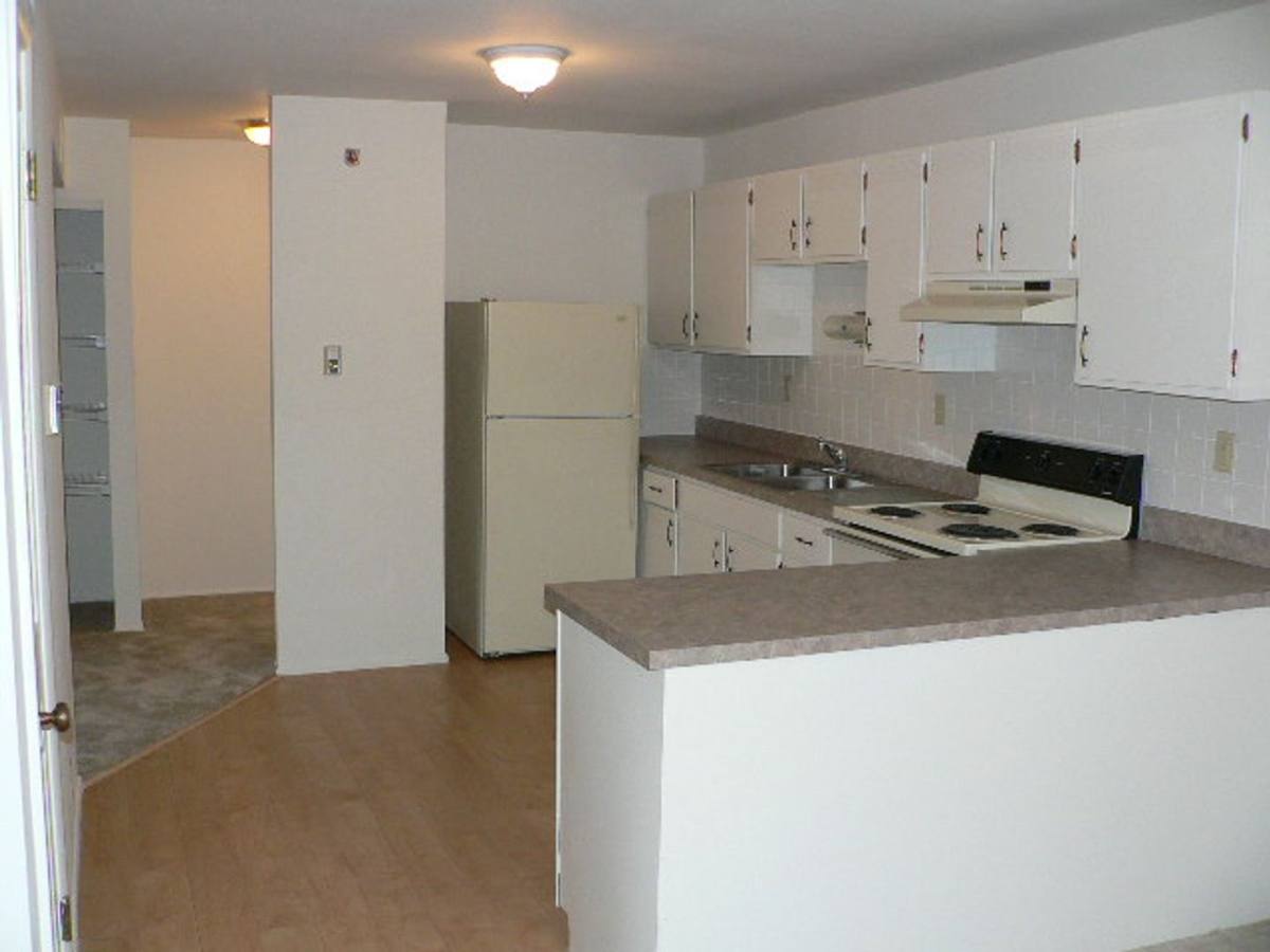 Apartment for rent at 11327 Gravois Rd, Saint Louis, MO 63126
