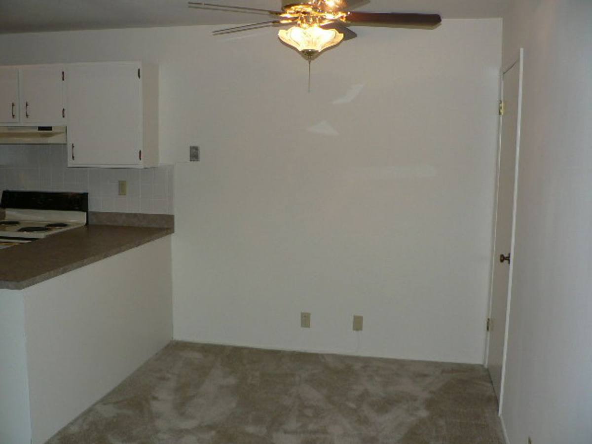 Apartment for rent at 11327 Gravois Rd, Saint Louis, MO 63126