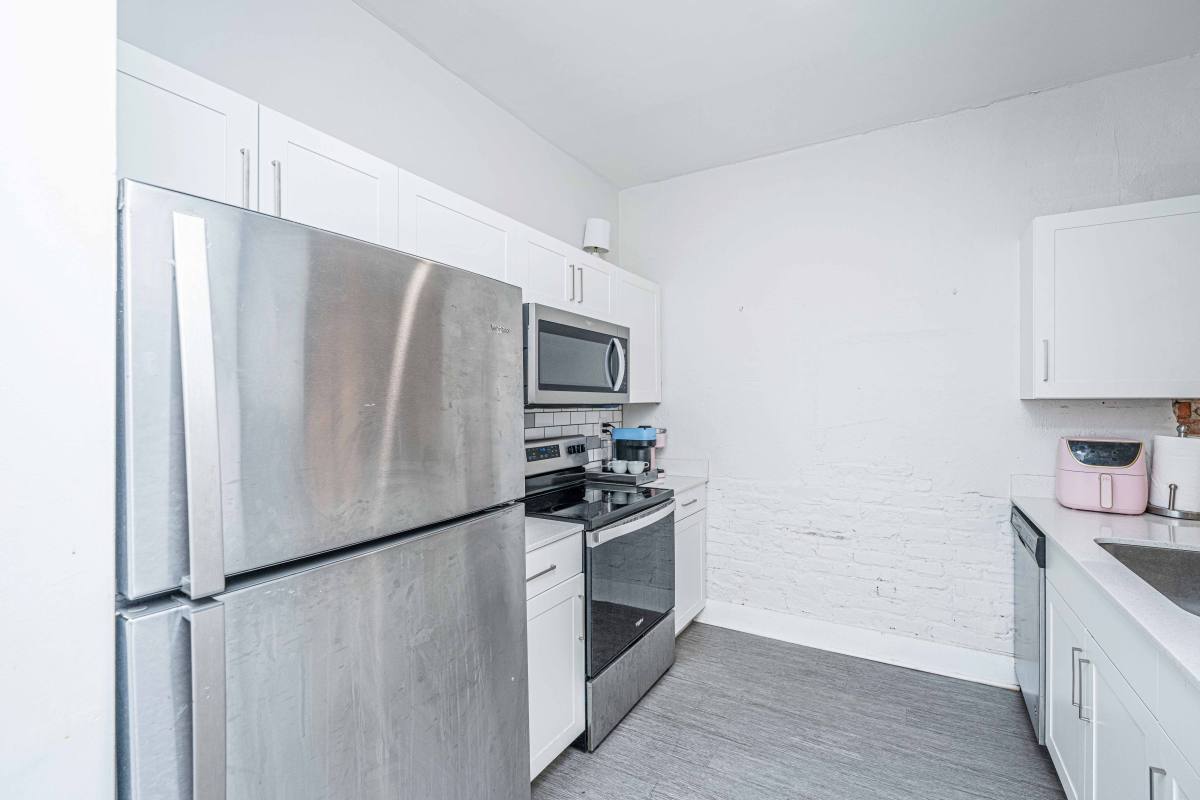 Apartment for rent at 1000 King St #325, Charleston, SC 29403
