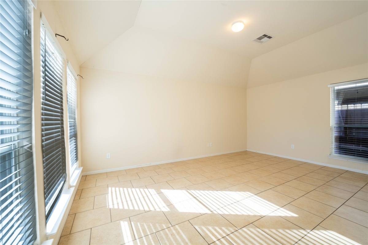 Apartment for rent at 2923 Granite Vale Rd, Houston, TX 77084