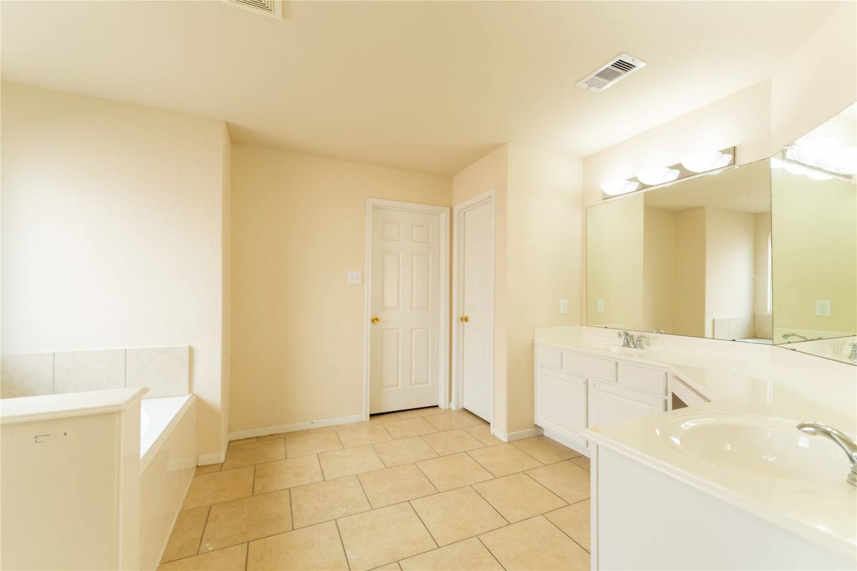Apartment for rent at 2923 Granite Vale Rd, Houston, TX 77084